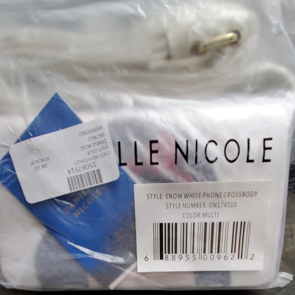 NWT Danielle Nicole Phone Crossbody Snow White - Picture 2 of 2